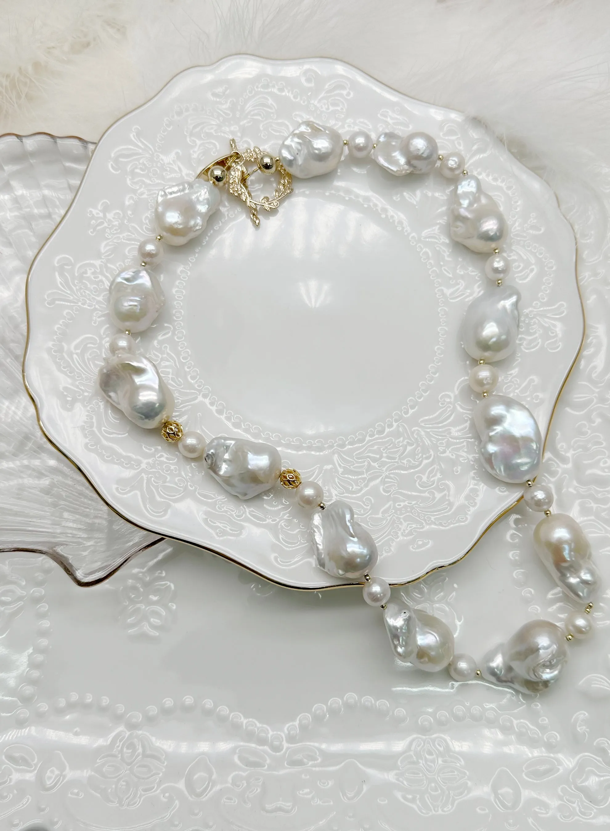 Baroque Pearls Short Necklace KN005