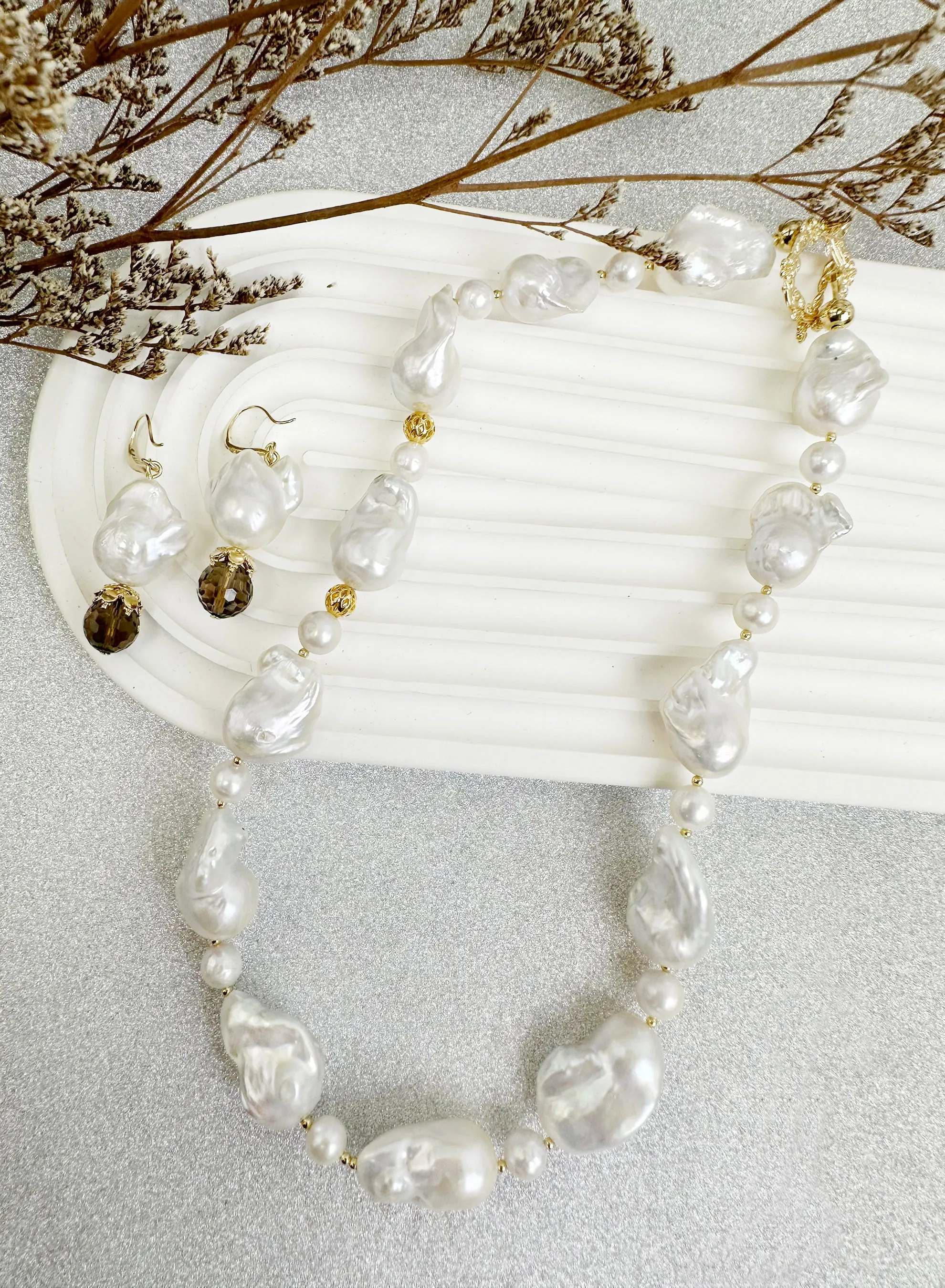 Baroque Pearls Short Necklace KN005